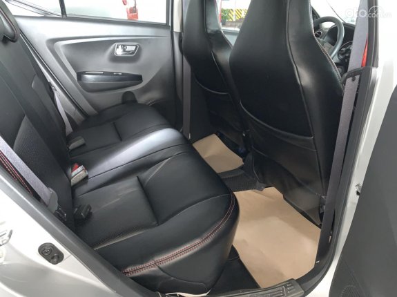 Toyota Wigo 1.2E MT 2019 - Xe màu bạc, biển tỉnh