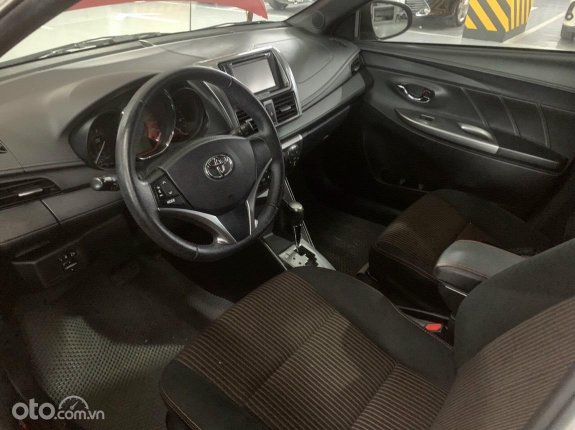Toyota Yaris 2017 - Xe màu đỏ