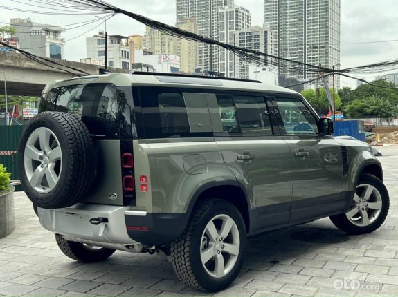 Land Rover Defender 110 2.0 SE 2025 - Bản cao cấp nhập khẩu chính hãng mới. Xe giao ngay