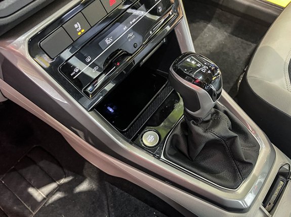 Volkswagen T-Cross Luxury 2022 - Chi tiết giá xe lăn bánh, khuyến mãi tư vấn thủ tục vay mua xe trả góp và lái thử xe miễn phí