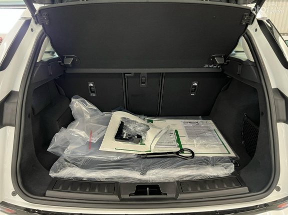 Land Rover Range Rover Evoque 2.0P SE Plus 2024 - Bán xe màu trắng full option cao cấp nhập khẩu chính hãng mới. Xe giao ngay