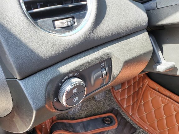 Chevrolet Cruze Phiên bản khác 2017 - Xe màu đỏ nổi bật bắt mắt