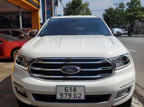 Ford Everest Titanium 2.0 AT 4x2 2019 - Xe màu trắng còn rất mới và đẹp