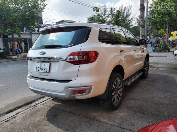 Ford Everest Titanium 2.0 AT 4x2 2019 - Xe màu trắng còn rất mới và đẹp