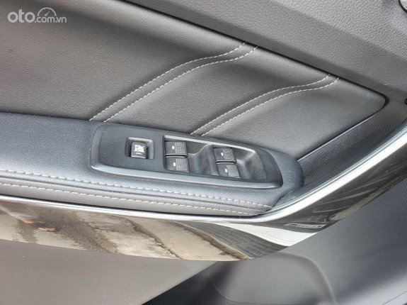 Ford Everest Titanium 2.0 AT 4x2 2019 - Xe màu trắng còn rất mới và đẹp