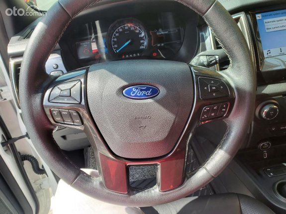 Ford Everest Titanium 2.0 AT 4x2 2019 - Xe màu trắng còn rất mới và đẹp