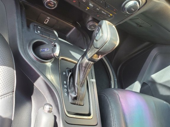 Ford Everest Titanium 2.0 AT 4x2 2019 - Xe màu trắng còn rất mới và đẹp