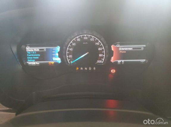 Ford Everest Titanium 2.0 AT 4x2 2019 - Xe màu trắng còn rất mới và đẹp