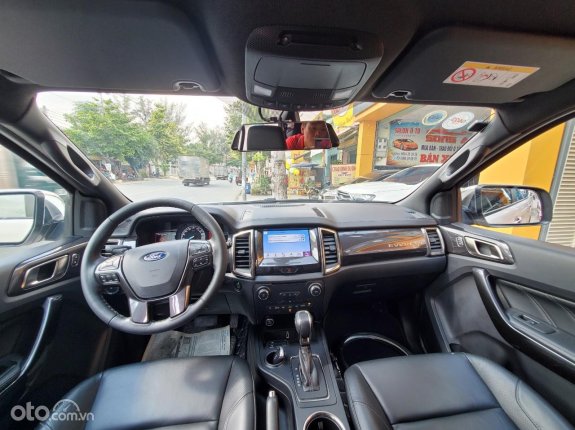 Ford Everest Titanium 2.0 AT 4x2 2019 - Xe màu trắng còn rất mới và đẹp