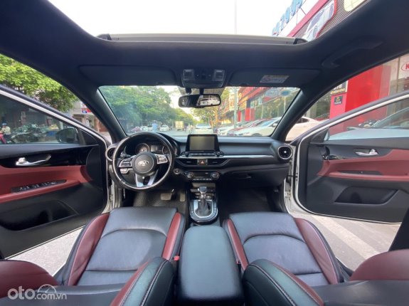 Kia Cerato 2.0 AT Premium 2019 - Gía 629tr, xe màu trắng