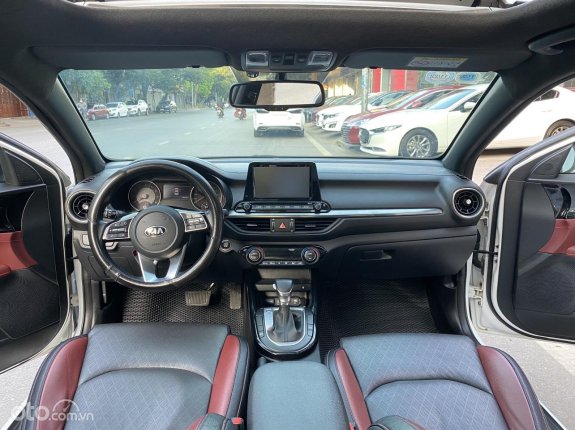 Kia Cerato 2.0 AT Premium 2019 - Gía 629tr, xe màu trắng