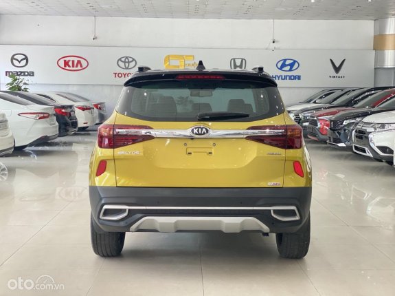 Kia Seltos 1.4 Premium 2021 - Xe màu vàng bắt mắt
