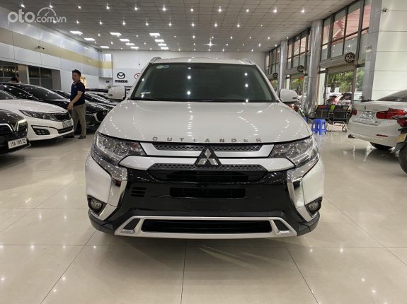 Mitsubishi Outlander 2.0 CVT 2021 - Gía 809tr, màu trắng