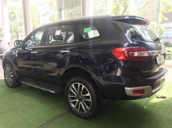 Ford Everest Titanium 2.0L AT 4WD 2022 - Lô xe cuối, giá thánh lý, giảm tiền mặt sâu, có xe giao ngay. Hỗ trợ vay 80% lãi thấp