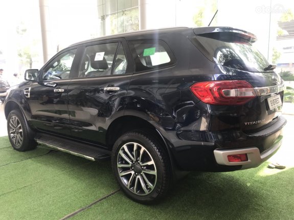 Ford Everest Titanium 2.0L AT 4WD 2022 - Lô xe cuối, giá thánh lý, giảm tiền mặt sâu, có xe giao ngay. Hỗ trợ vay 80% lãi thấp