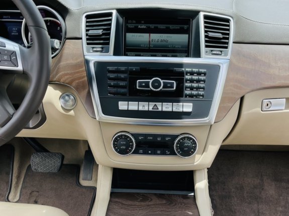 Mercedes-Benz GL 350 4Matic 2015 - Xe màu đen, máy dầu