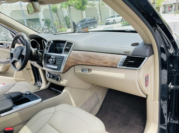 Mercedes-Benz GL 350 4Matic 2015 - Xe màu đen, máy dầu