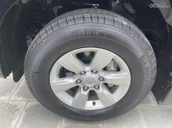 Toyota Fortuner 2.7 V 4X2 AT 2016 - Siêu mới cho em xe cũ máy zin - Bao check xe chính hãng - Tặng 1 năm chăm xe