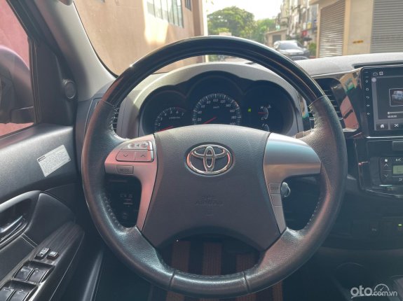 Toyota Fortuner 2.7 V 4X2 AT 2016 - Siêu mới cho em xe cũ máy zin - Bao check xe chính hãng - Tặng 1 năm chăm xe