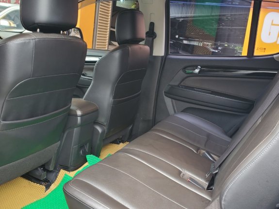 Chevrolet Trailblazer Phiên bản khác 2018 - Giá bán 809tr, màu trắng