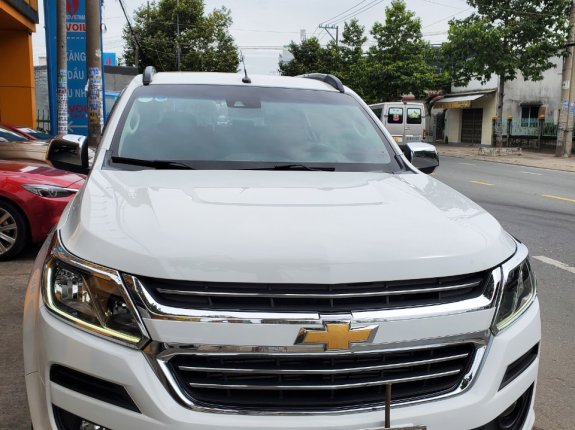 Chevrolet Trailblazer Phiên bản khác 2018 - Giá bán 809tr, màu trắng