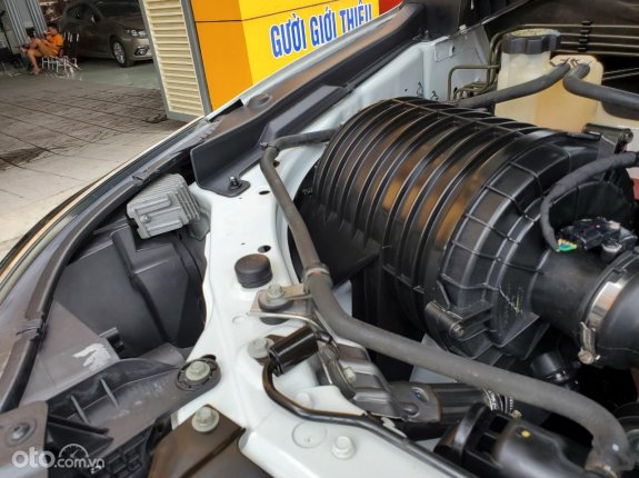 Chevrolet Trailblazer Phiên bản khác 2018 - Giá bán 809tr, màu trắng