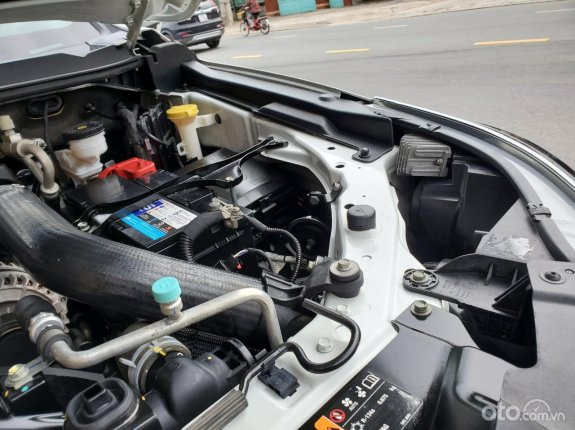 Chevrolet Trailblazer Phiên bản khác 2018 - Giá bán 809tr, màu trắng