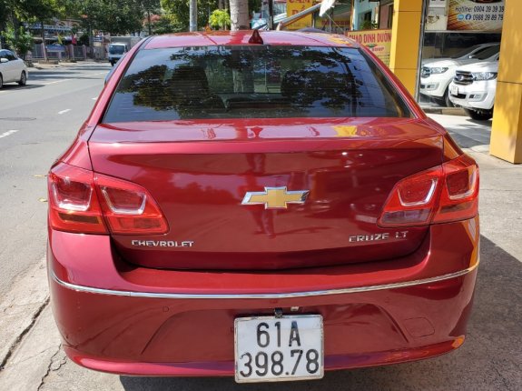 Chevrolet Cruze Phiên bản khác 2017 - Xe còn rất mới và đẹp, màu đỏ bắt mắt