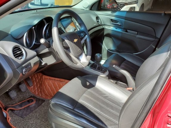 Chevrolet Cruze Phiên bản khác 2017 - Xe còn rất mới và đẹp, màu đỏ bắt mắt