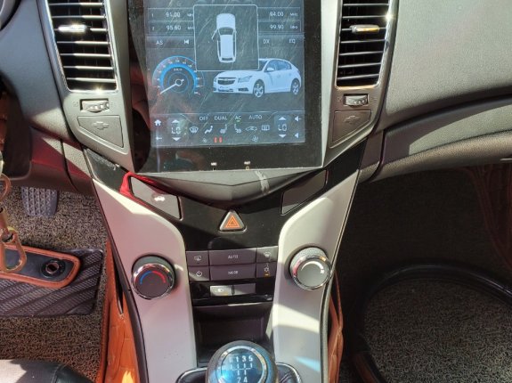 Chevrolet Cruze Phiên bản khác 2017 - Xe còn rất mới và đẹp, màu đỏ bắt mắt