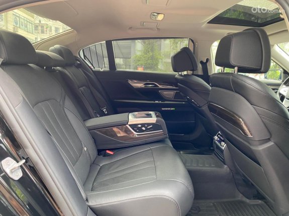 BMW 730Li 2018 - Xe màu đen, xe nhập