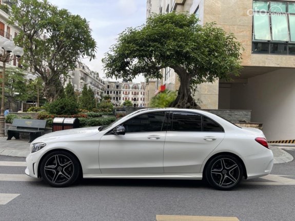 Mercedes-Benz C300 AMG 2021 - Mới 95% - Hỗ trợ trả góp tuyệt đối