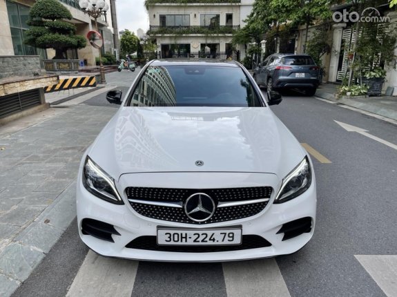 Mercedes-Benz C300 AMG 2021 - Mới 95% - Hỗ trợ trả góp tuyệt đối