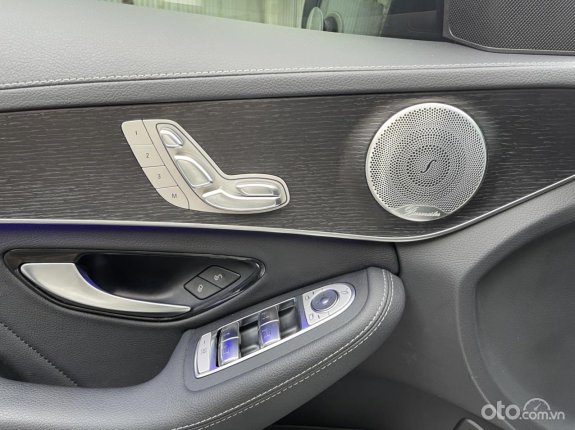 Mercedes-Benz C300 AMG 2021 - Mới 95% - Hỗ trợ trả góp tuyệt đối