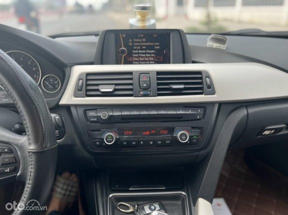 BMW 320i 2013 - Động cơ 2.0L Twin-turbo nhập Đức