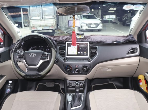 Hyundai Accent 2021 - Màu đỏ