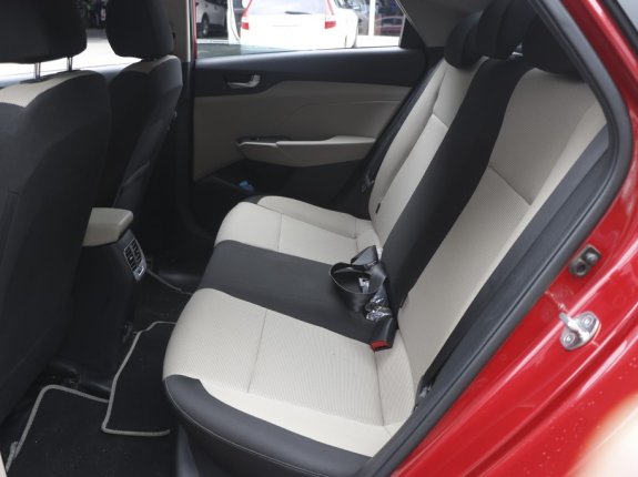 Hyundai Accent 2021 - Màu đỏ