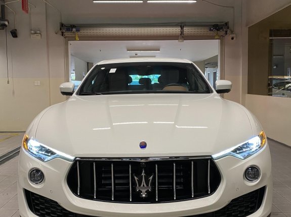 Maserati Levante GranLusso 2022 - Ưu đãi hấp dẫn trong tháng, xe sẵn tại showroom giao ngay