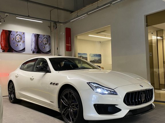Maserati Quattroporte GTS 2022 - Nhập khẩu chính hãng - Ưu đãi đặc biệt trong tháng 7