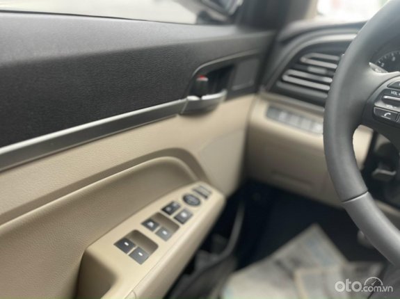Hyundai Elantra 2021 - Xe đi chuẩn 2 vạn km