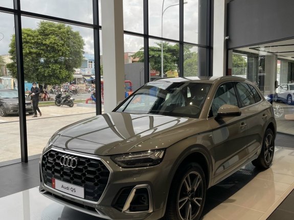 Audi Q5 45 TFSI Quattro 2022 - Sẵn xe tại showroom, ưu đãi hấp dẫn trong tháng