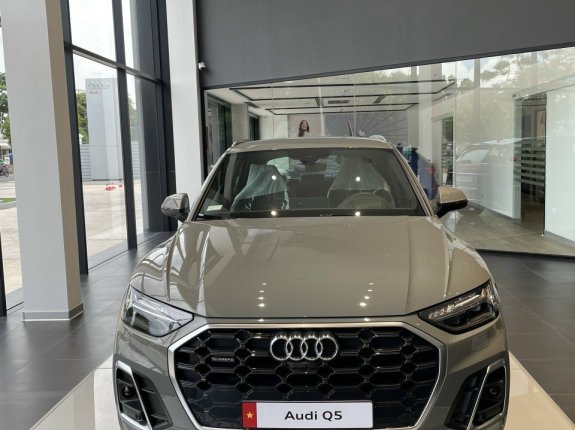 Audi Q5 45 TFSI quattro 2022 - Sẵn xe tại showroom, ưu đãi hấp dẫn trong tháng