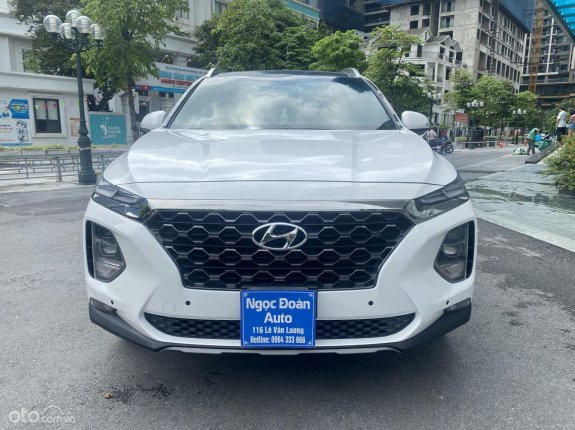 Xe màu trắng