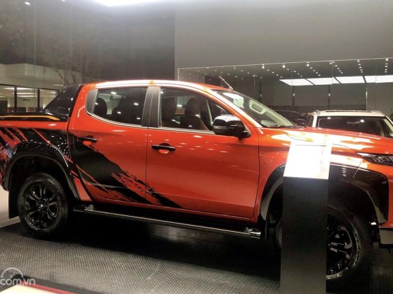 Mitsubishi Triton Athlete 4x2 AT 2022 - Xe 1 cầu, màu cam, Euro 5. Khuyến mại tốt