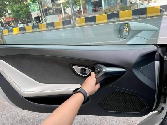 Lamborghini Huracan Phiên bản khác 2015 - Xe còn như mới, giá tốt, liên hệ trao đổi trực tiếp