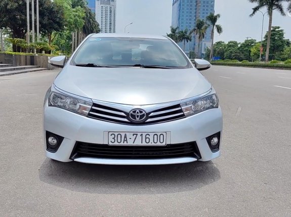 Toyota Corolla Altis 1.8G CVT 2015 - Đẹp xuất sắc, chạy 5 vạn, bảo dưỡng hãng