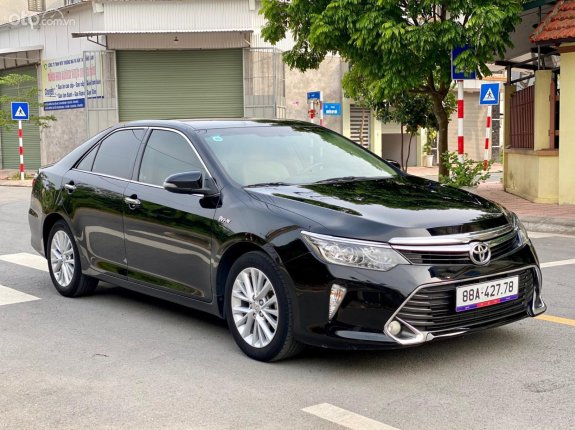 Toyota Camry 2.0E 2018 - Xe màu đen