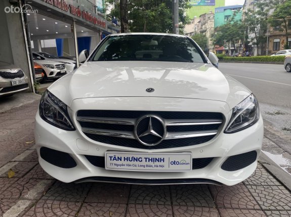 Mercedes-Benz C200 2.0 AT 2017 - Xe màu trắng sang trọng