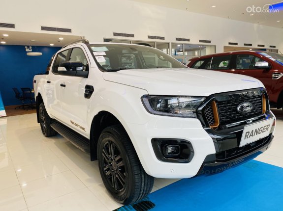 Ford Ranger wildtrak 4x4 at 2022 - Sẵn trắng, bán thanh lý, lô xe cuối giá tốt nhất miền Bắc, tặng gói phụ kiện chính hãng, trả trước 20% nhận xe. Thủ tục a-z