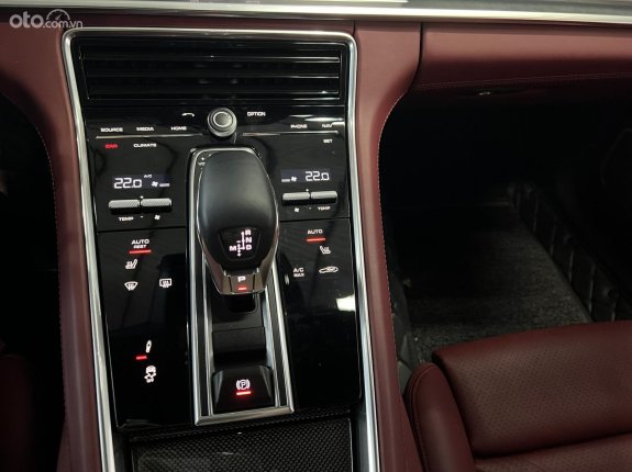 Porsche Panamera 4 Executive 2019 - Xe gia đình sử dụng, ít đi, giá tốt